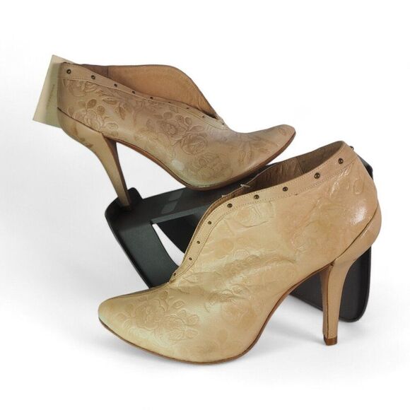 Diesel 1978 Helenae Tooled Leather Floral Ankle Booties Cream PR067 Women's 7/37 - Picture 1 of 11